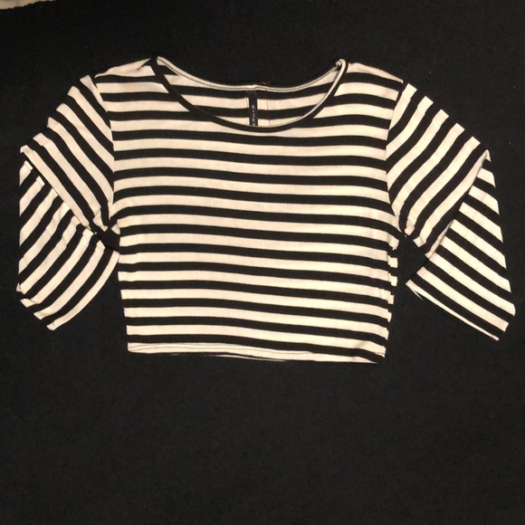 Crop Top Blk/Wht Stripe (S) - Picture 2 of 3